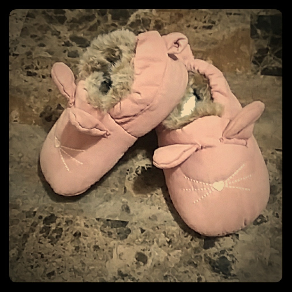 NWOT- Eyeless Baby Slippers